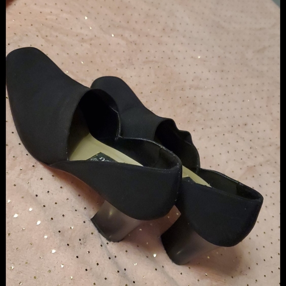 Heels - Picture 3 of 5